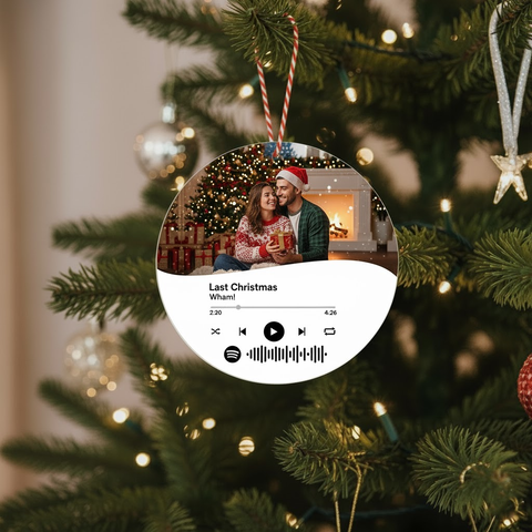 pallina di Natale Spotify personalizzata in plexiglass con foto di coppia