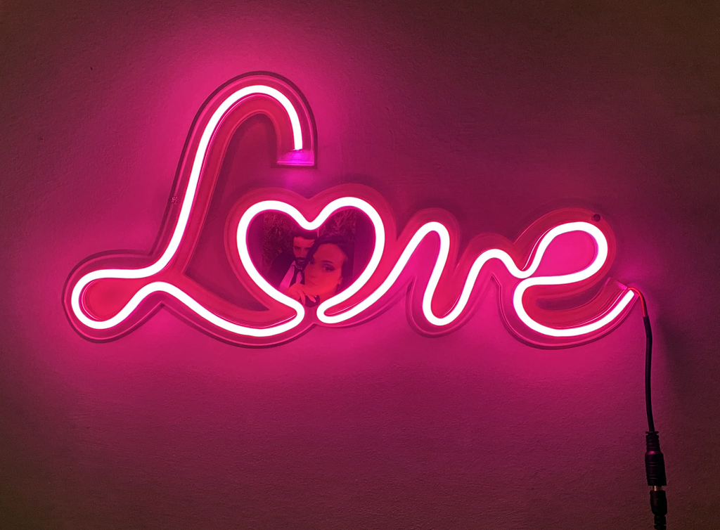 Lampada Love Neon con foto San Valentino da Parete – LaserSpace