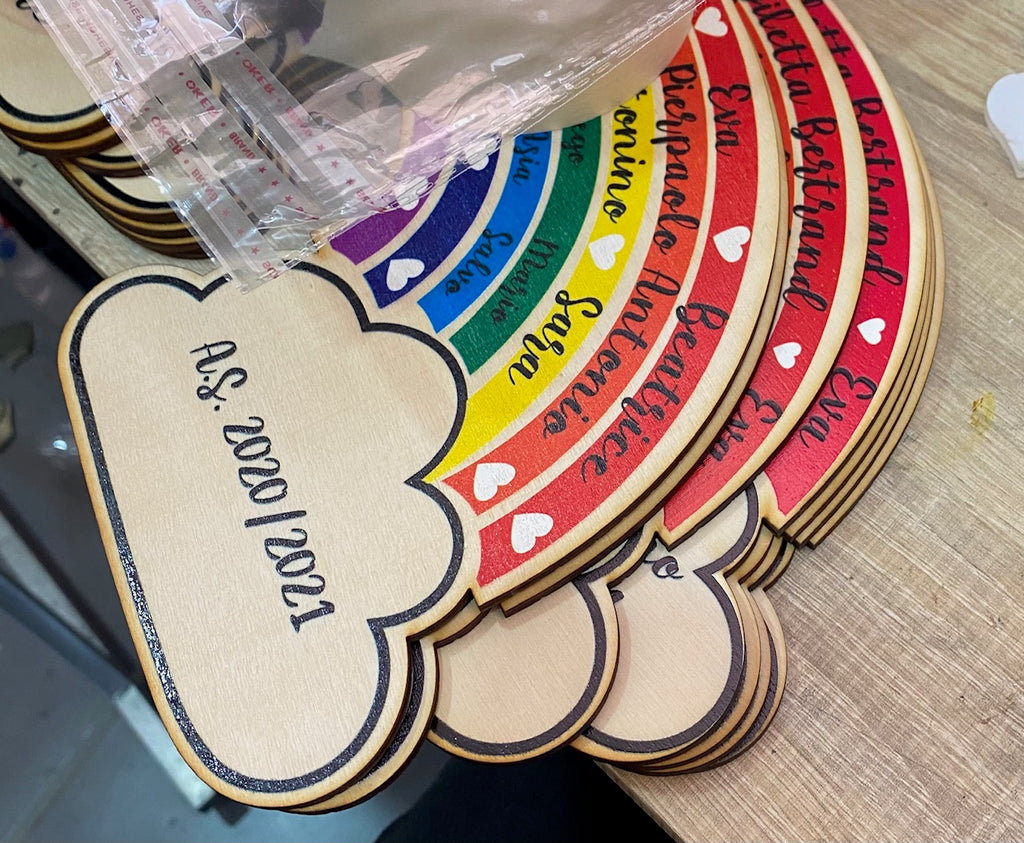 Arcobaleno in legno regalo insegnanti maestre con classe e alunni Stampa uv